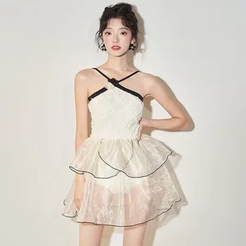 2024 Нови Корейски модни бански костюми, женски консервативен стил поли, едно парче бански от затваряне на малки гърди, тънки бански костюми за топла пролет