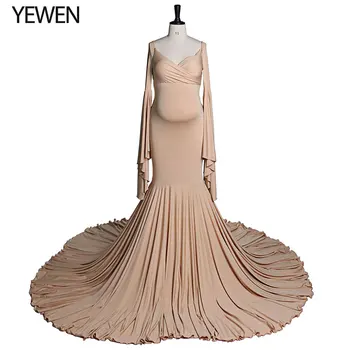 Вечерна рокля от еластичен плат с V-образно деколте и дълги ръкави 