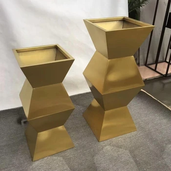 Високи модерни и луксозни златни вази от неръждаема стомана за декорация на дома