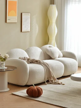 Модерен и луксозен диван за един човек в обикновен френски кремовом стил, хляб, диван