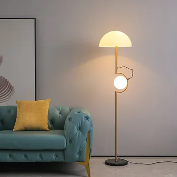 Под лампа Sofa Edge за дневна в скандинавски стил, просто Модерна Творческа личност, на Достъпен Лукс, чувство на вертикален дизайн
