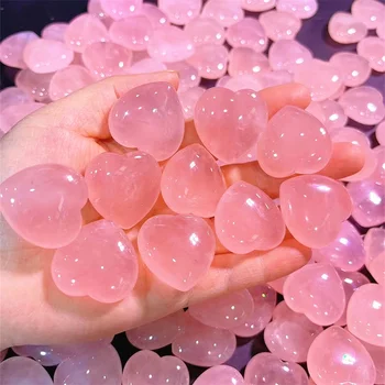 Продава дялан 30-мм розов кварц във формата на сърце от естествен кристал, ръчно изработени