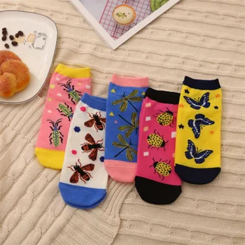 Пролет-лято нови дамски чорапи студентски памучни чорапи серия насекоми color trend cartoon plant leisure