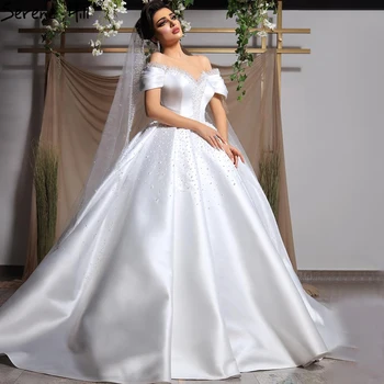 Сватбени рокли Serene Hill от бял сатен, расшитого мъниста и перли, 2023, качество на булчинската рокля без ръкави с дантела HM67240