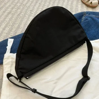 2023 Нова универсална модна найлонова чанта за подмишниците в ретро стил, черна чанта през рамо 1