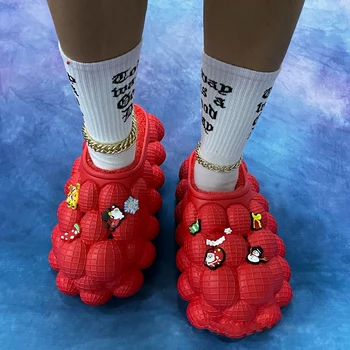 Креативните Коледни Червени чехли САМ Модни обувки Верига за почивка Пузырьковые пързалки Топли Домашни чехли Удобни Сандали Личи в платформата 4