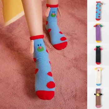 Модерен атракция, държи в ръцете на обикновен чорапи, Забавни чорапи със собствени анимационни герои, домашни чорапи за пола, чифт топли чорапи със средна дължина, за подаръци 5
