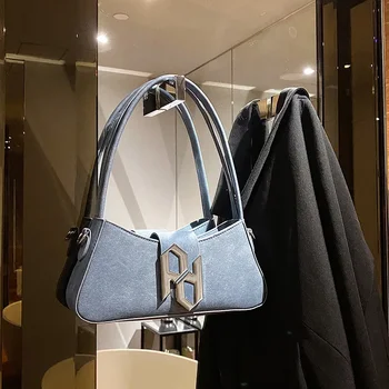 Брандираната Дизайнерска дамска чанта за през рамото от изкуствена кожа, ежедневна чанта през рамо с метални букви, чанта-скитник